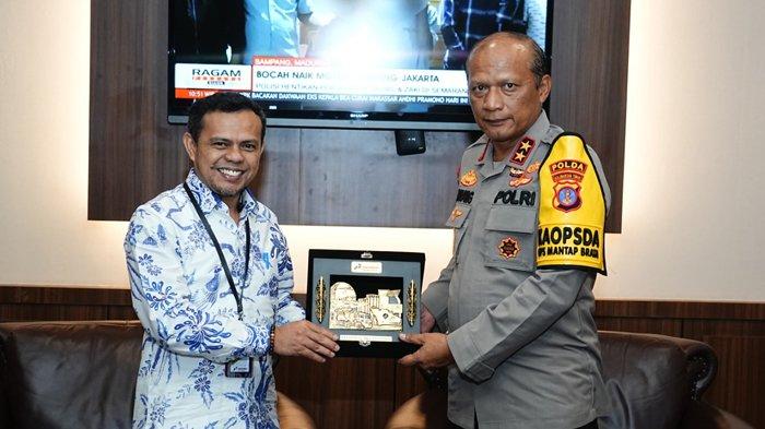 Silaturahmi Executive General Manager (EGM) PT Pertamina Patra Niaga Regional Kalimantan, Alexander Susilo dan Kapolda Kaltim Irjen Pol. Drs. Nanang Avianto, M.Si, di Kantor Mapolda Kaltim, Balikpapan pada Rabu (22/11/2023). (Dok Pertamina Patra Niaga)