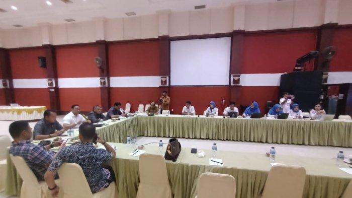 Pertemuan bersama DPRD Kaltara melalui gabungan komisi, menghadirkan Kandinkes Kaltara, Plt Direktur RSUD dr.H.Jusuf SK, melaksanakan agenda rapat kerja gabungan komisi  DPRD Provinsi Kaltara menghadirkan Dinkes Provinsi Kaltara, RSUD dr.H.Jusuf SK dan BPJS Kesehatan membahas terkait tindak lanjut pelayanan kemoterapi pasien agar tidak berlarut-larut.