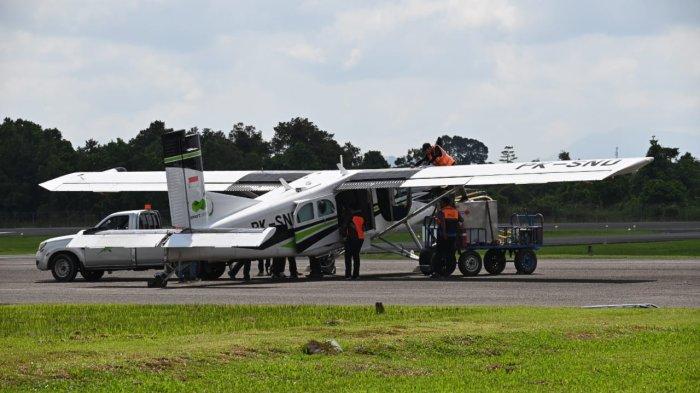Pesawat PIlatus PK SND beranggotakan Tim penolong sebelum berangkat ke lokasi titik jatuh pesawat di belantara Kalimantan Utara, Minggu (10/3/2024).