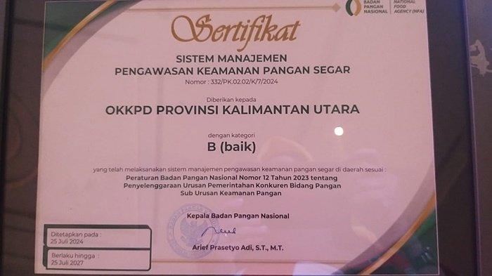 Piagam penghargaan Bapanas Award yang diterima Provinsi Kaltara.