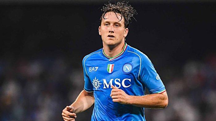 Gelandang andalan Napoli, Piotr Zielinski.