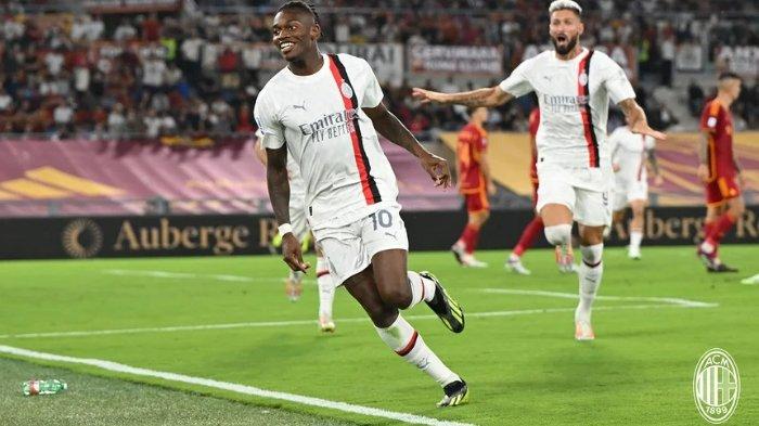 Pemain AC Milan, Rafael Leao dalam pertandingan kontra AS Roma di Stadio Olimpico pada matchday ketiga Liga Italia Serie A, Sabtu (2/9/2023).