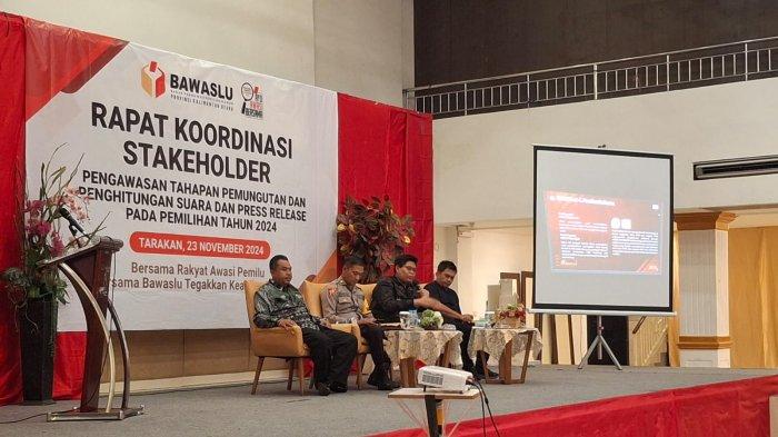 Rapat koordinasi stakeholder dalam rangka pengawasan tahapam pemungutan dan penghitungan suara dan press release pada pemilihan tahun 2024 dilaksanakan Bawaslu Provinsi Kaltara di Tarakan, Kalimantan Utara, Sabtu (23/11/2024).