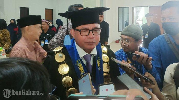 Rektor Universitas Borneo Tarakan, Prof Adri Patton. (TribunKaltara.com / Andi Pausiah)