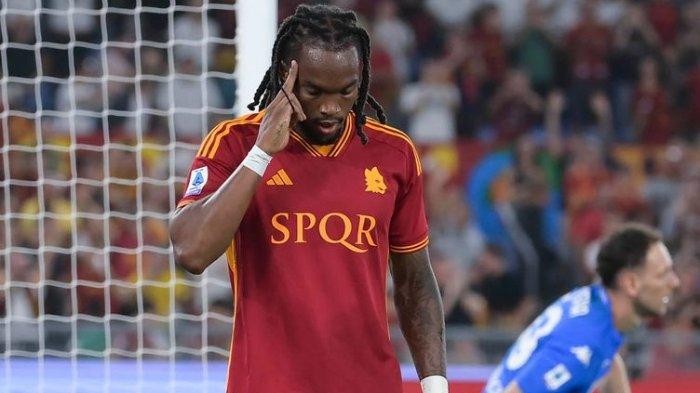 Pemain AS Roma, Renato Sanches - Gelandang asal Portugal itu harus menyudahi laga AS Roma kontra Sheriff Tiraspol di Liga Europa lebih awal setelah merasakan tidak nyaman pada otot paha kanannya, dia pun disebut-sebut kembali jadi pemain langganan BPJS.