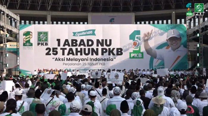 Ribuan kader PKB saat menghadiri harlah ke-25 PKB di Stadion Manahan, Solo, Minggu (23/7/2023) (tangkapan layar Youtube DPP PKB)