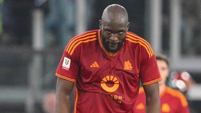 Ekspresi bomber AS Roma, Romelu Lukaku pada pertandingan melawan Cremonese di Coppa Italia, Kamis (4/1/2024). (Twitter / @ASRomaEN)