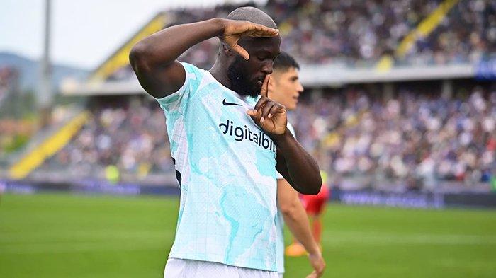 Selebrasi Romelu Lukaku ketika mencetak gol pada laga Empoli vs Inter Milan, giornata 31 Liga Italia Serie A di Stadion Carlo Castellani, Minggu (23/4/2023).