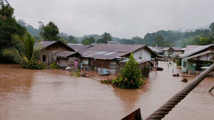 Sejumlah besar permukiman warga di Desa Long Sule dan Long Pipa terendam banjir besar sejak pagi tadi di Kayan Hilir, Malinau, Kalimantan Utara, Rabu (15/5/2024)