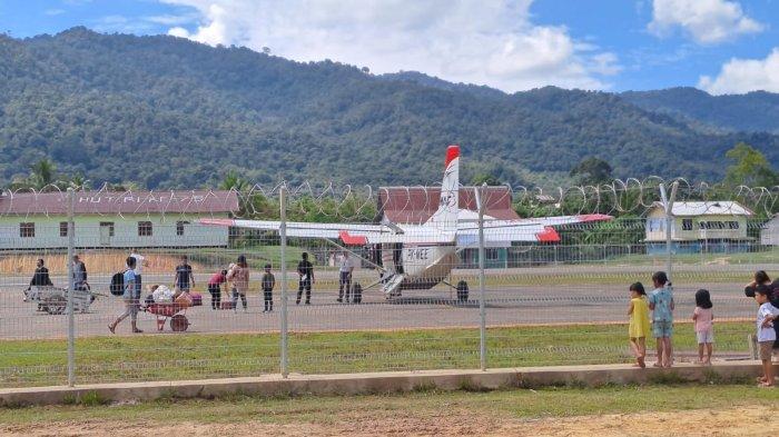 Penerbangan dengan subsidi dari pemerintah provinsi Kaltara, salah satunya di lapangan terbang perintis Binuang, Krayan Tengah.