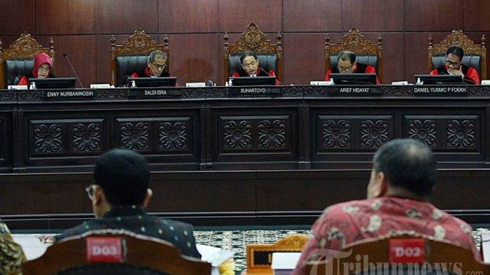 SUASANA sidang MK. Intip daftar lengkap harta kekayaan empat Menteri Jokowi yakni Airlangga Hartarto, Tri Rismaharini, Sri Mulyani, dan Muhadjir Effendy.