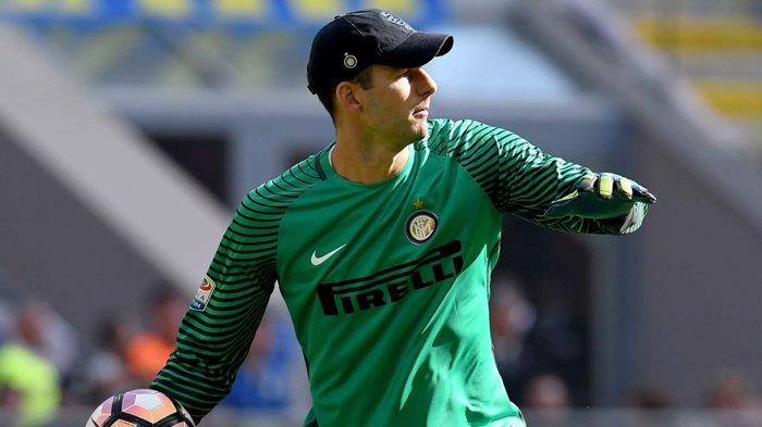 Samir Handanovic ketika masih memperkuat Inter Milan.