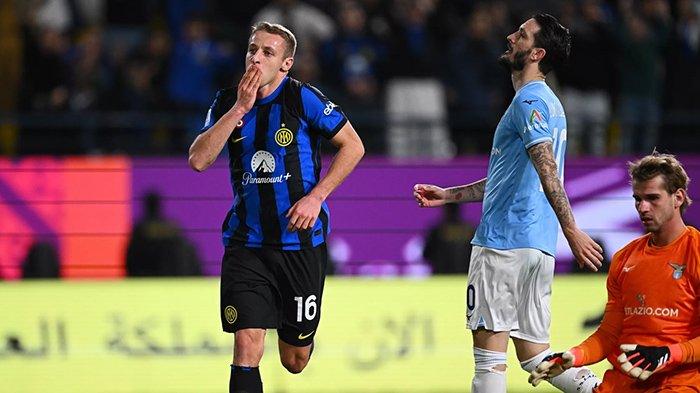 Selebrasi Davide Frattesi ketika mencetak gol pada laga Inter Milan vs Lazio, semifinal Supercoppa Italia, di Stadion Al-Awwal Park, Riyadh, Arab Saudi, Sabtu (20/1/2024).
