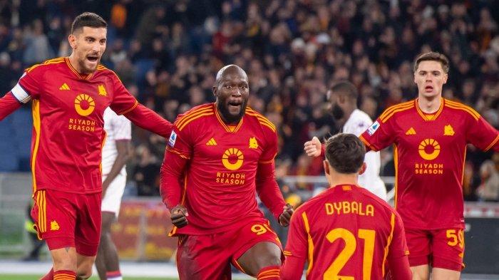 Selebrasi pemain AS Roma Romelu Lukaku usai mencetak gol ke gawang Fiorentina di Liga Italia pekan ke-15, Senin (11/12/2023) dini hari WIB.