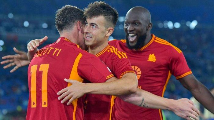 Selebrasi skuad AS Roma di pertandingan kontra Servette pada matchday kedua Liga Europa di Stadio Olimpico, Jumat (6/10/2023).