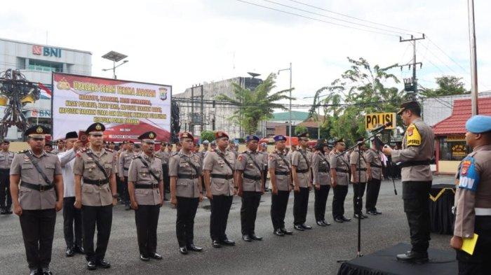 Kegiatan Upacara Serah Terima Jabatan Kabagops, Kabagren, Kasat Resnarkoba, Kasat Polairud, Kasat Tahti, Kapolsek Tarakan Barat, Kapolsek Tarakan Utara dan Kapolsek Kawasan Pelabuhan Kesatuan Polres Tarakan dilaksanakan Rabu (8/5/2024). Dokumentasi Humas Polres Tarakan