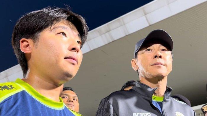 PESAN SHIN TAE-YONG - Potret Shin Tae-yong dan Penerjemah Jeong Seok Seo alias Jeje. Dalam video wawancara bersama Jeje di Instagram, Shin Tae-yong berikan pesan kepada Timnas Indonesia jelang menghadapi ronde keempat Kualifikasi Piala Dunia 2026 melawan tim-tim Timur Tengah.