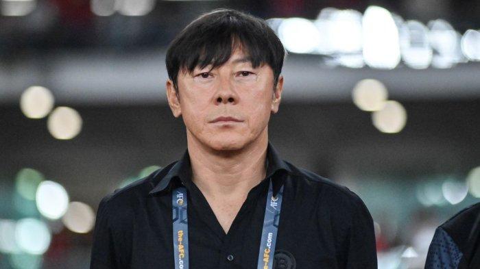 STY DIINCAR CHINA - Shin Tae-yong berhasil membawa Timnas Indonesia lolos ke ronde ketiga Kualifikasi Piala Dunia 2024 usai mengalahkan Filipina di laga terakhir Grup F, Selasa (11/6/2024) di Stadion Gelora Bung Karno Jakarta. Eks pelatih Timnas Indonesia ini masuk radar China sebagai juru taktik pengganti Branko Ivankovic.