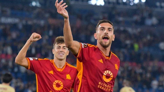 Selebrasi Lorenzo Pellegrini usai mencetak gol ke gawang Servette dalam matchday kedua Liga Europa di Stadio Olimpico, Jumat (6/10/2023).