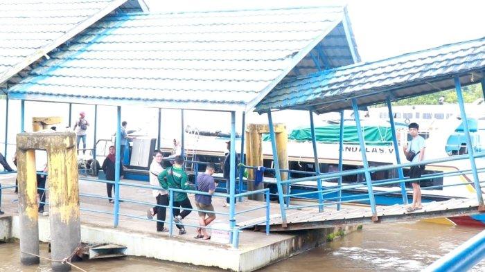 JADWAL SPEEDBOAT REGULER - Aktivitas di Pelabuhan Kayan II, Tanjung Selor Bulungan Kalimantan Utara setiap harinnya, 