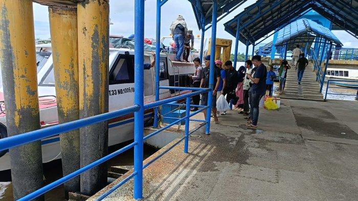 Aktivitas di Pelabuhan Kayan II, Tanjung Selor, Bulungan Kalimantan Utara.