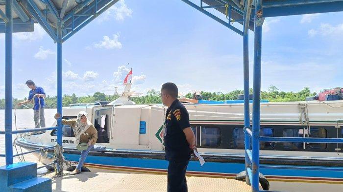 Aktivitas di Pelabuhan Kayan II, Tanjung Selor, Bulungan Kalimantan Utara.