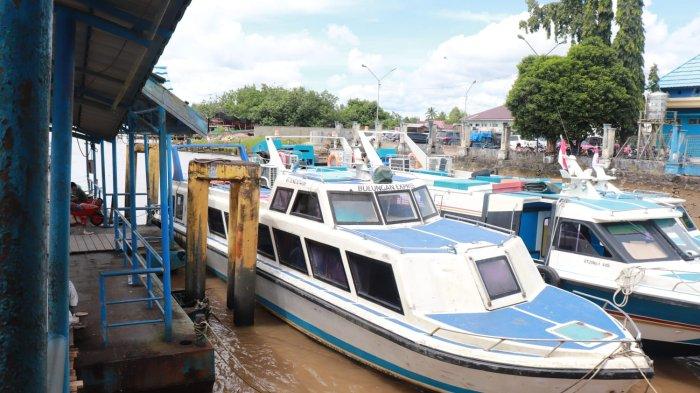 SPEEDBOAT REGULER - Aktivitas di Pelabuhan Kayan II, Tanjung Selor, Bulungan Kalimantan Utara setiap harinnya,disiapkan 23 speedboat reguler menuju Tarakan.