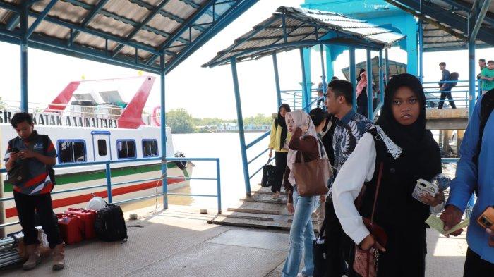 Aktivitas speedboat reguler di Pelabuhan Kayan II, Tanjung Selor, Bulungan, Kalimantan Utara.