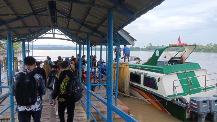 JADWAL SPEEDBOAT REGULER - Aktivitas di Pelabuhan Kayan II  Tanjung Selor, Bulungan Kalimantan Utara setiap harinnya disediakan Ssbanyak 23 speedboat reguler.