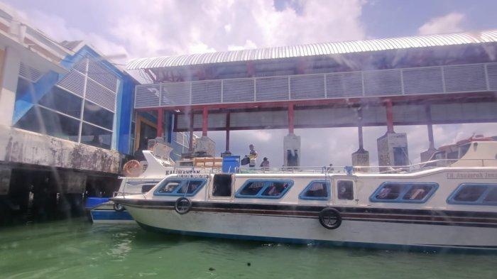 Aktivitas penumpang sebelum keberangkatan menuju Pelabuhan di Nunukan Provinsi Kaltara. T