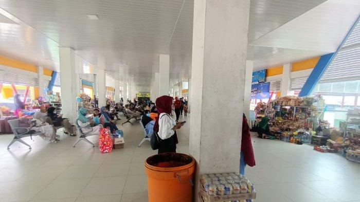 Kegiatan di Pelabuhan Tengkayu 1 Tarakan Kalimantan Utara sebelum keberangkatan menuju Bunyu.