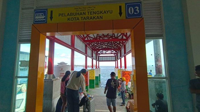 Aktivitas keberangkatan penumpang speedboat reguler sebelum menuju Kabupaten Nunukan, Kalimantan Utara.
