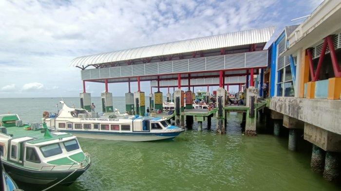 Tampak aktivitas penumpang di Peleabuhan Tengkayu 1 Tarakan, Kalimantan Utara.