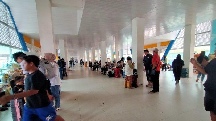 Aktivitas penumpang di Pelabuhan Tengkayu 1 Tarakan, Kalimantan Utara..