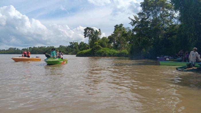 KECELAKAAN SPEEDBOAT- Proses evakuasi kecelakaan speedboad di Sungai Temangga, Bulungan, Kalimantan Utara, Senin (10/2/2025)