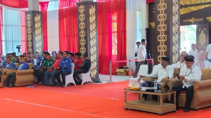 Suasana Gedung Pendopo Djaparudin Tideng Pale saat Pelaksanaan Pengundian Nomor Urut Paslon Bupati dan Wakil Bupati Tana Tidung, Senin (23/9/2024).
