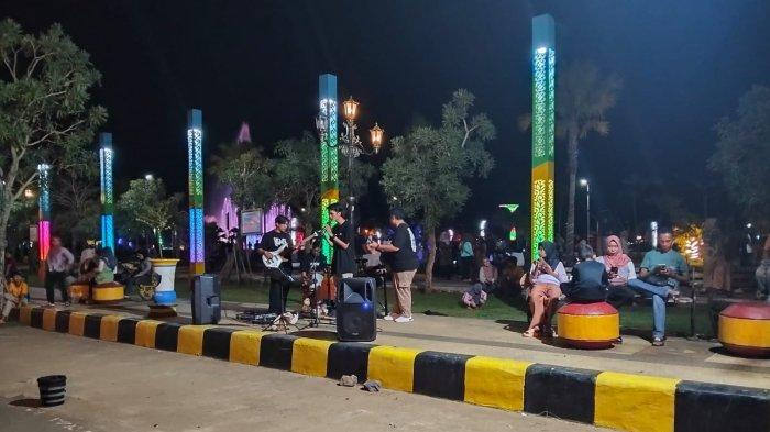 CAR FREE NIGHT - Suasana car free night pertama yang dilakukan di Lapangan RTH Djoesoef Abdullah Jl Perintis, Tideng Pake, Kecamatan Sesayap, Kabupaten Tana Tidung, Kaltara, Sabtu (25/1/2025). (TribunKaltara.com/Rismayanti)