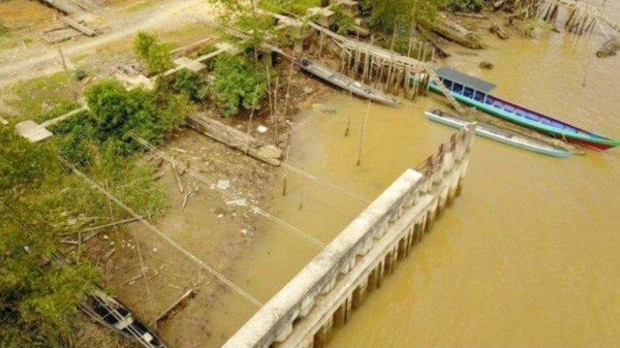 ILUSTRASI SUNGAI SESAYAP.- Foto dari turap di Sungai Sesayap Tana Tidung yang diduga bermasalah pengerjaannya. Dari kasus ini, beberapa orang sudah divonis hukuman.