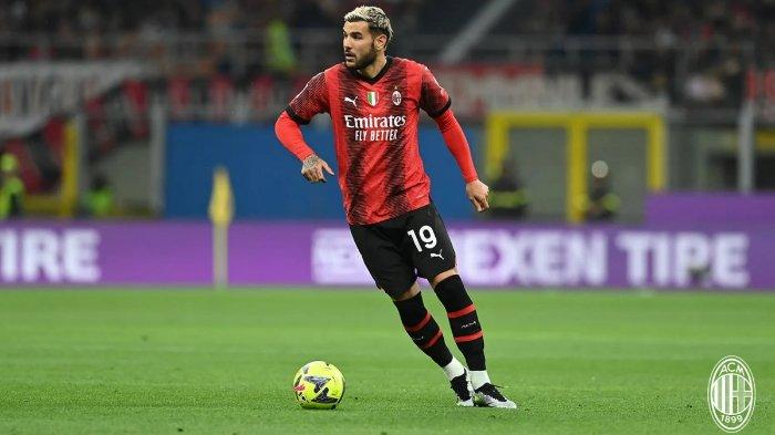 Pemain AC Milan, Theo Hernandez - Bek andalan klub Liga Italia ini dilirik Manchester United pada bursa transfer musim panas. Rossoneri kabarnya akan mematok harga fantastis untuk transfer bek andalannya.