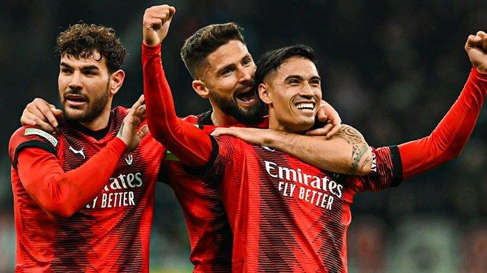 Selebrasi Tijjani Reijnders saat mencatatkan namanya di papan skor pada pertandingan AC Milan vs Slavia Praha, babak 16 besar Liga Europa, di Stadion San Siro, Jumat (8/3/2024). 