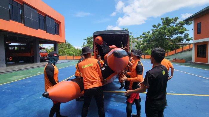 H

TIM SAR LAKUKAN PENCARIAN – Dokumentasi pencarian dan pertolongan yang dilaksanakan Tim SAR beberapa waktu lalu terkait kasus anak berenang dan hanyut terbawa arus gelombang perairan di Tarakan, Kalimantan Utara.