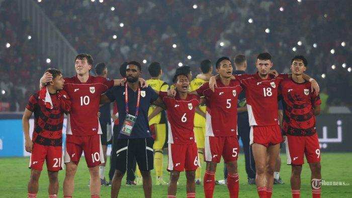 JEPANG VS INDONESIA - Pesepak bola Timnas Indonesia usai melawan Timnas China pada Kualifikasi Piala Dunia 2026 zona Asia di Stadion Gelora Bung Karno (GBK) Jakarta, Kamis (5/6/2025). Indonesia berhasil memenangkan pertandingan dengan skor tipis 1-0 melawan China. Bek Timnas Indonesia, Rizky Ridho alami cedera hamstring hingga berpotensi absen lawan Jepang. (TRIBUNNEWS/HERUDIN)