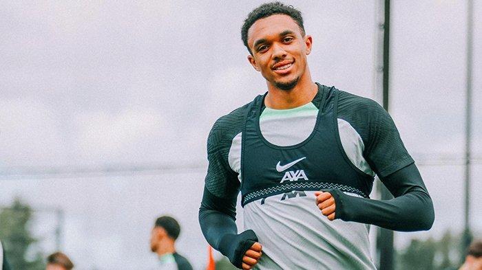Trent Alexander-Arnold saat ikuti sesi latihan Liverpool (twitter/@LFC)