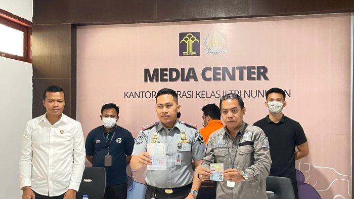 Kepala Kantor Imigrasi Kelas II TPI Nunukan, Adrian Soetrisno menyampaikan kronologi penangkapan dua warga negara asing (WNA) asal Malaysia, Senin (21/07/2024), pagi