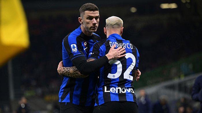 Wingback Inter Milan, Robin Gosens dan Federico Dimarco.