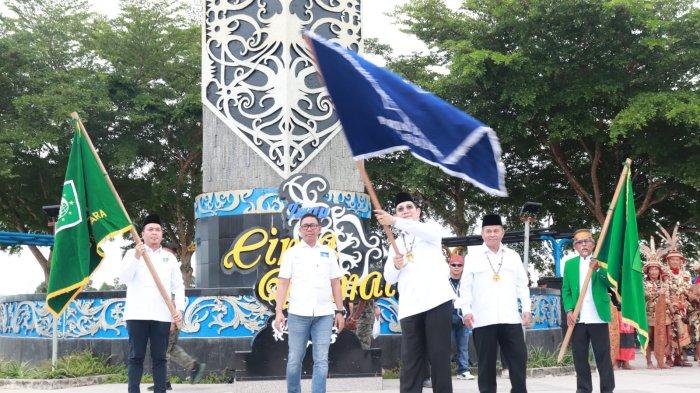 Bapaslon Yansen Tipa Padan dan Suratno (YESS) Deklarasi Kaltara Rumah Kita maju di Pilkada Kaltara 2024 yang dihadiri ratusan pendukung dan simpatisan di Tugu Cinta Damai, Tanjung Selor, Bulungan, Kalimantan Utara, Kamis (29/8/2024).