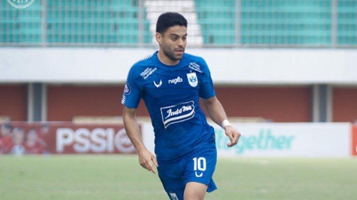 Pilar asing Mahesa Jenar yakni Vitinho  