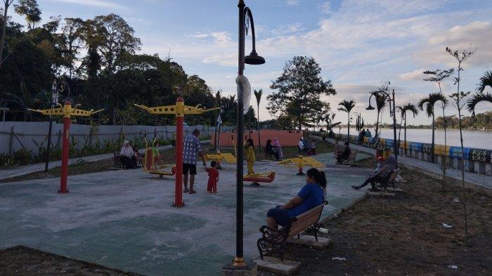 Aktivitas masyarakat di Tepian Sungai Kayan, Tanjung Palas, Bulungan, Kaltara