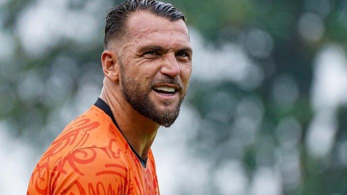 FOTO Marko Simic di sela latihan Persija Jakarta di Liga 1.  Berikut ini Link Live Streaming Indosiar yang sajikan duel Bali United vs Persija Jakarta di Liga 1, pada Sabtu 30 Maret 2024, adu tajam Jefferson Mateus de Assis vs Marko Simic.