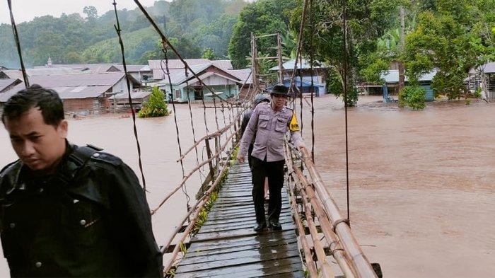 Dampak banjir di Desa Long Sule dan Long Pipa Kecamatan Kayan Hilir, Kabupaten Malinau, Kalimantan Utara, pada Rabu (15/5/2024)
(TRIBUNKALTARA.COM / BHABINKAMTIBMAS LONG SULE PIPA, RUDI)